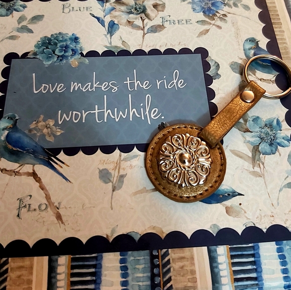 Keychain - Picture 2 of 8